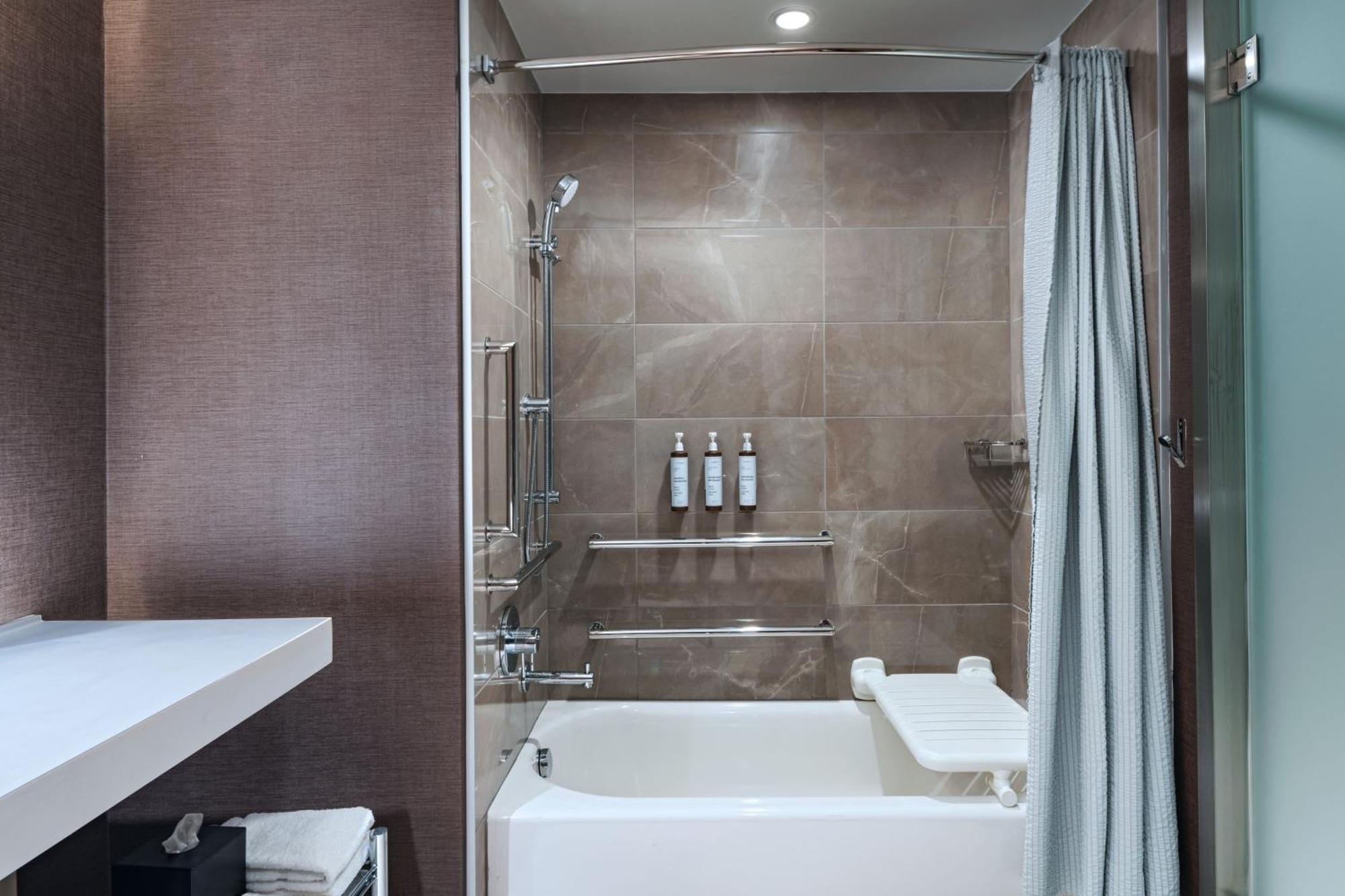 Ac Hotel By Marriott Waco Downtown Екстер'єр фото