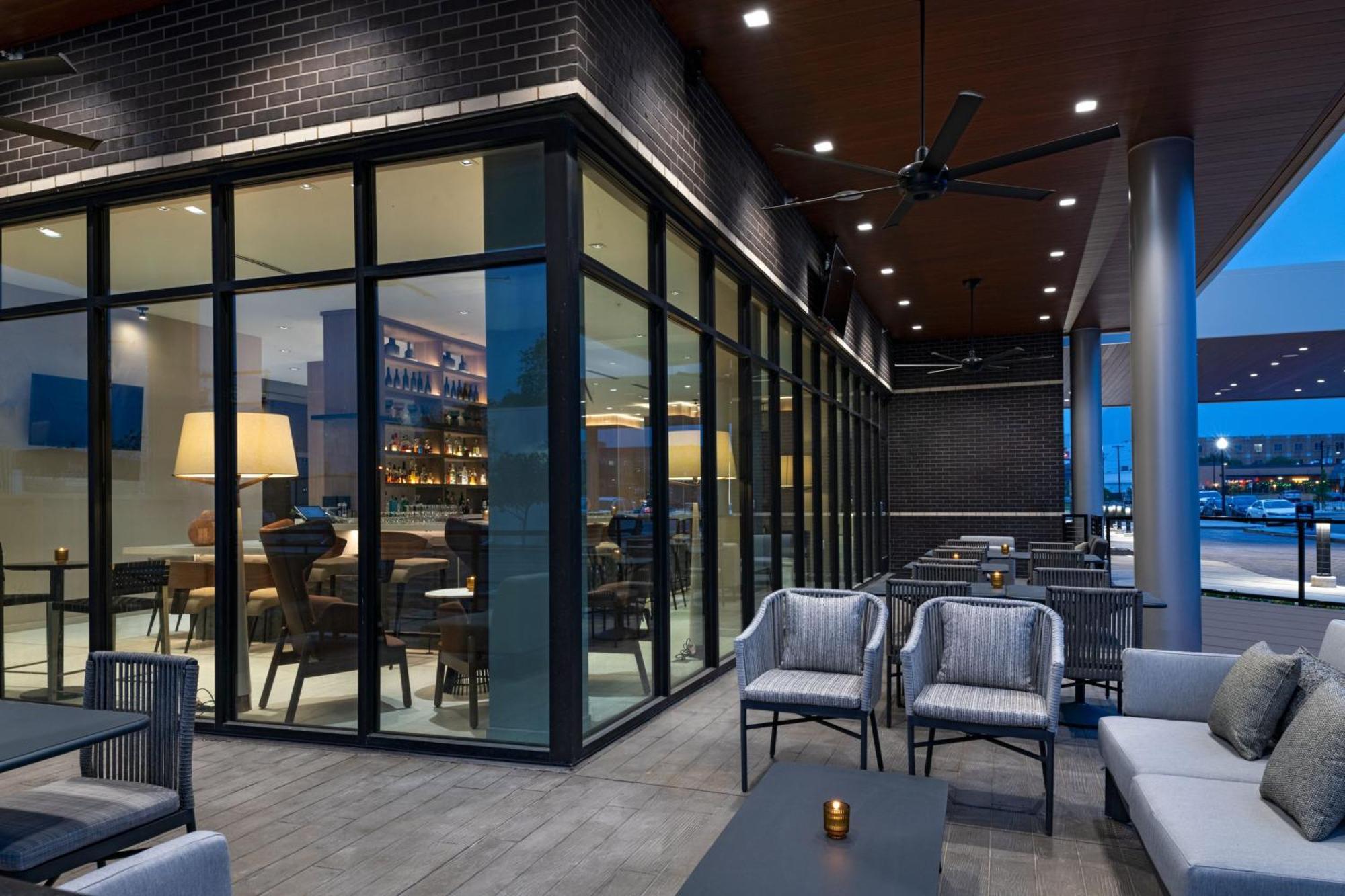 Ac Hotel By Marriott Waco Downtown Екстер'єр фото