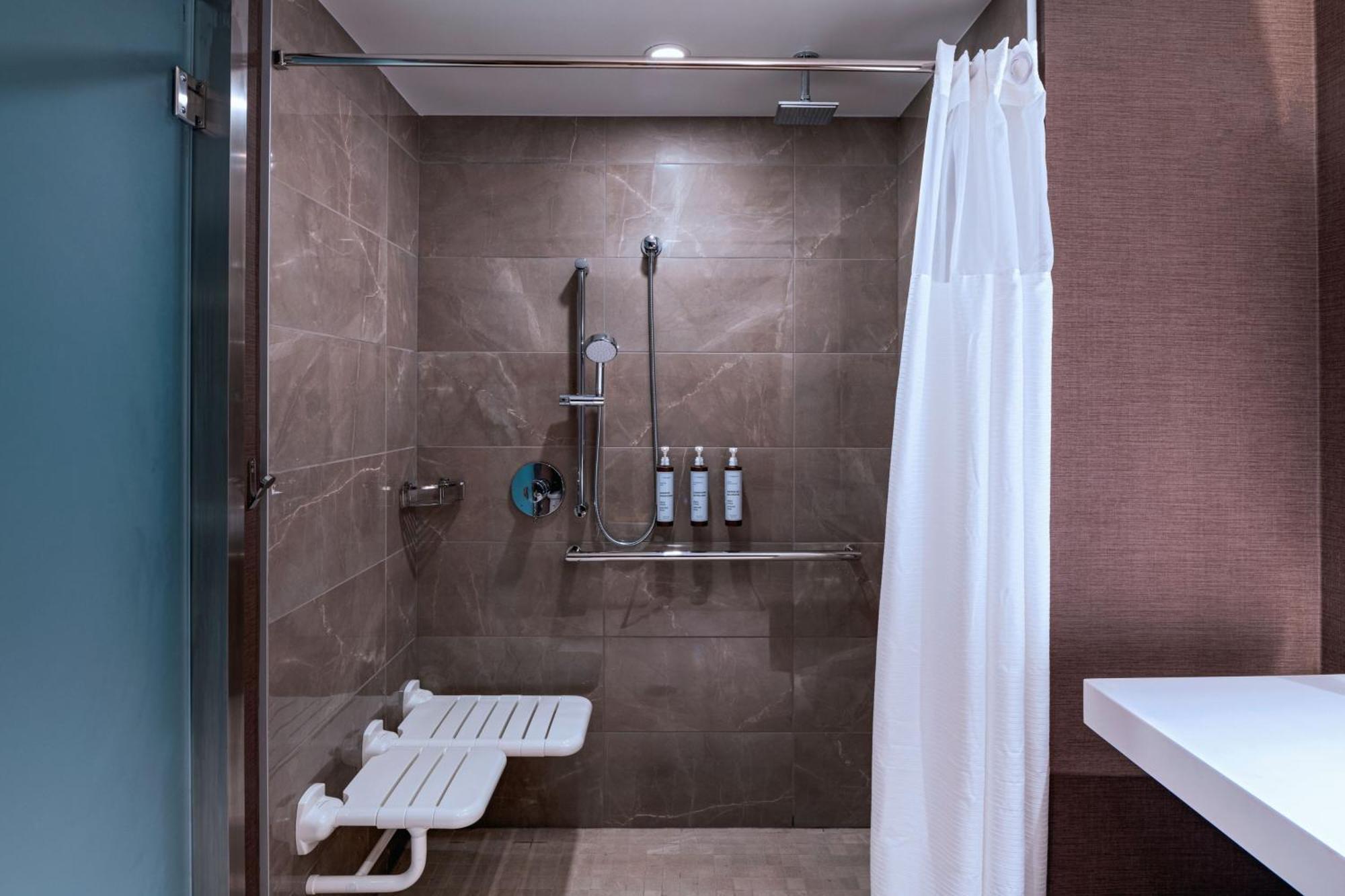 Ac Hotel By Marriott Waco Downtown Екстер'єр фото